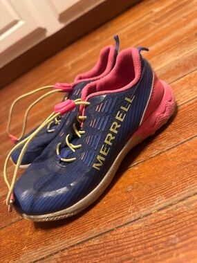 Merrell Kids Agility Peak hiking/everyday sneakers shoes girls size 2 offer supe